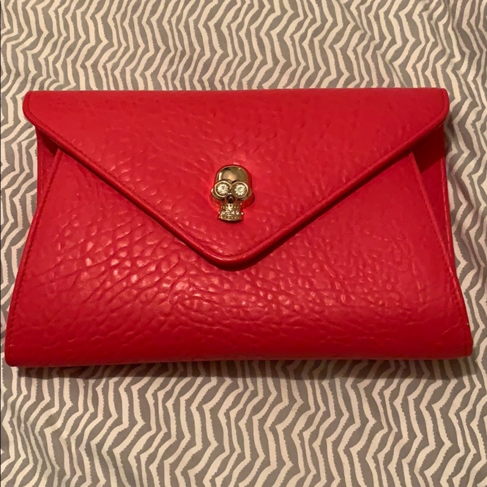 Red skull clutch/crossbody